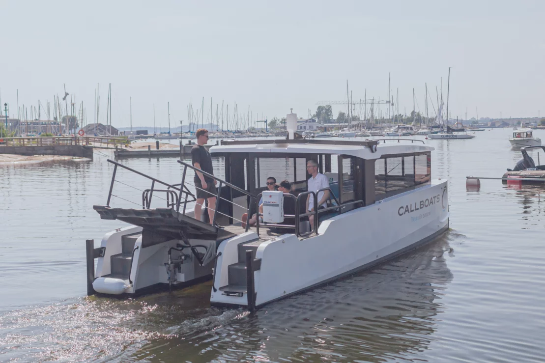 The gangplank automatically lowers to the appropriate height, holding the boat steady in the process