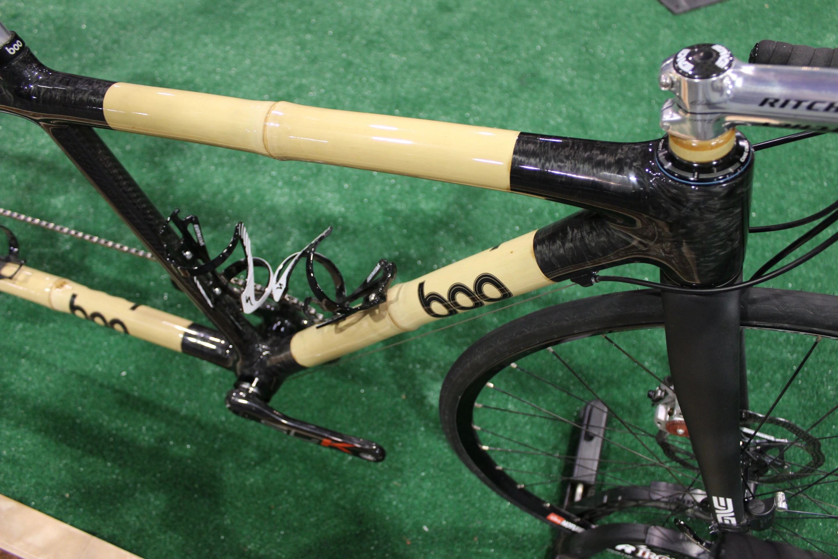 A closer look at the carbon/bamboo tandem