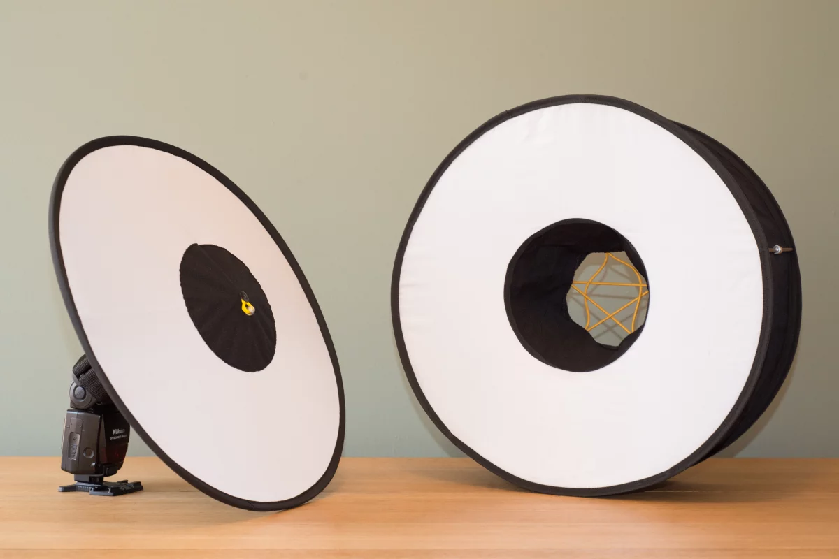 Gizmag tries out the RoundFlash Ring and Dish (Photo: Simon Crisp/Gizmag.com)