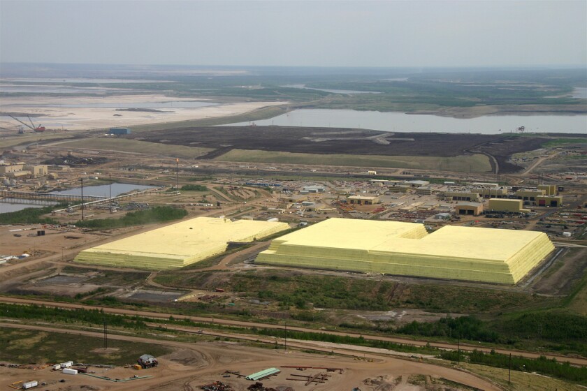 A sulfur stockpile at the processing facilities of Syncrude in Alberta, Canada (Photo: David Dodge/The Pembina Institute)