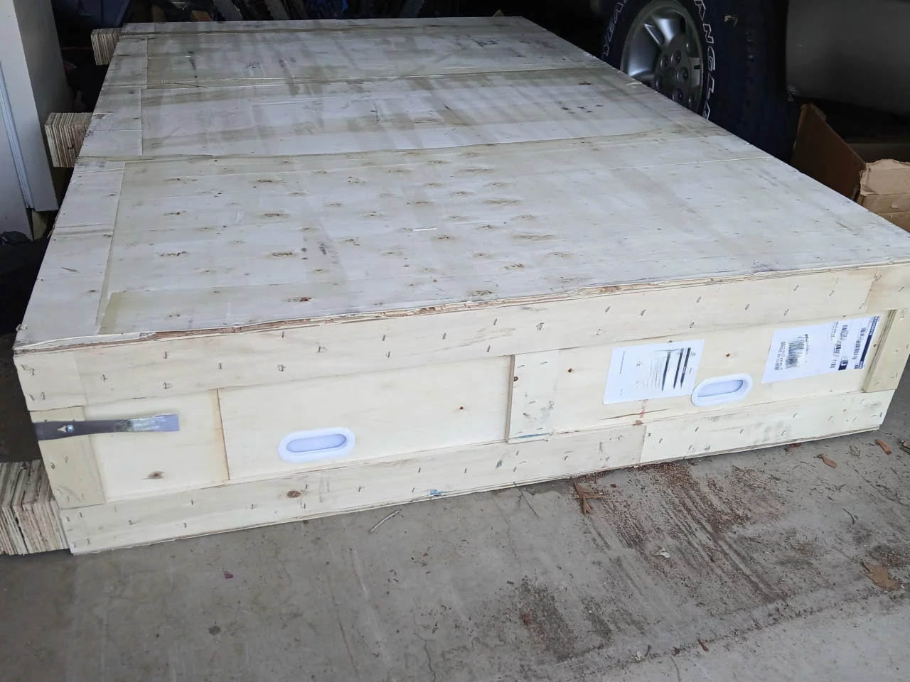 No flimsy cardboard here, the Topoak Vision XL shipped in a wood crate that demanded a pry bar and a little time to get open – a promising first impression