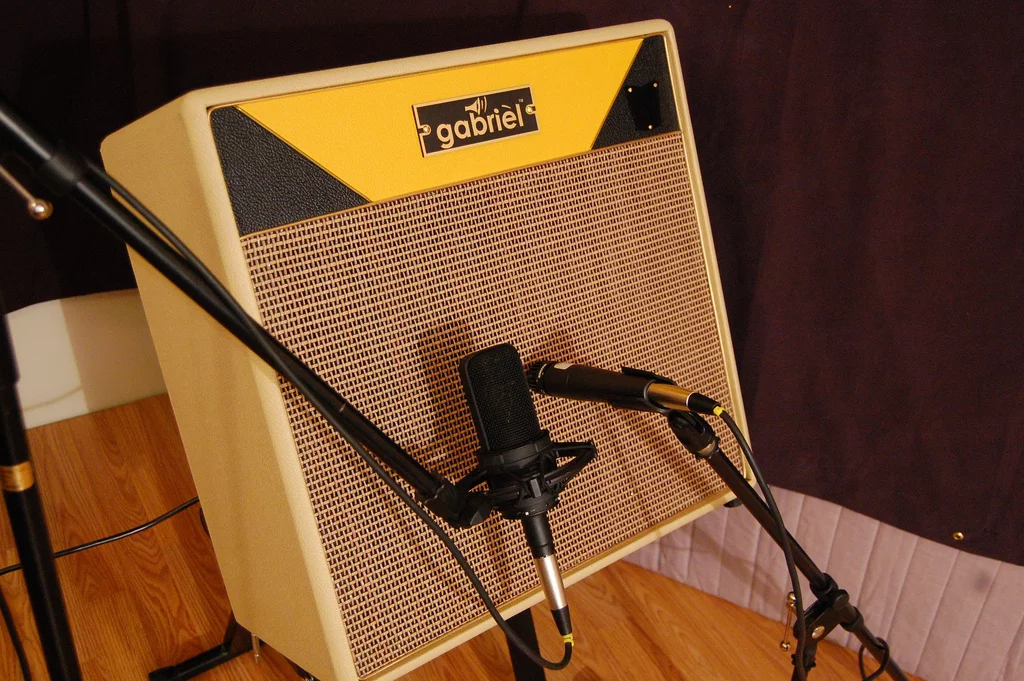 Using microphones to get to the classic "Brit" or "Yank" tones offered by the Stinger combo
