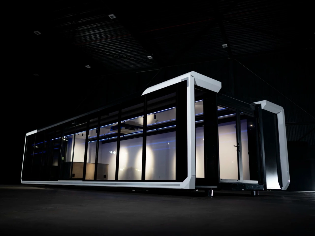 A closer look at how Expandable trailers expand width-wise to multiply interior space