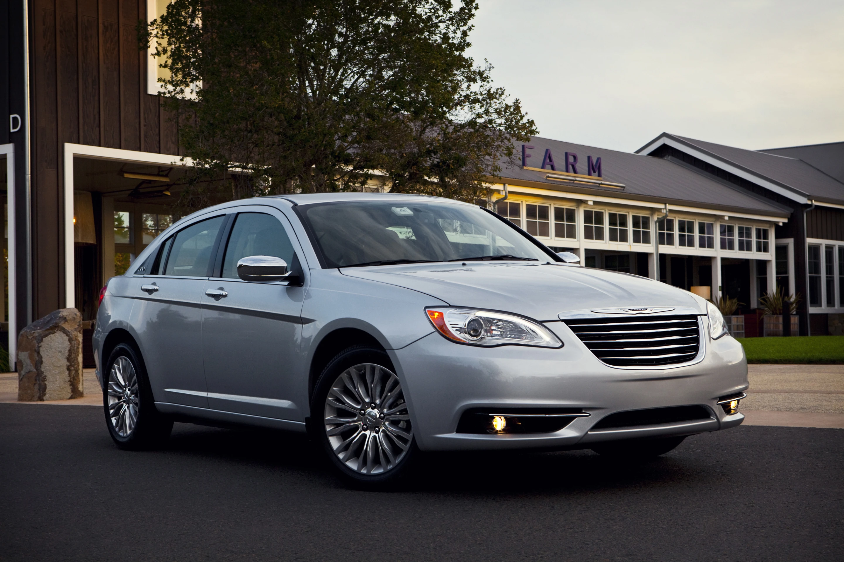 2013 Chrysler 200 is an IIHS Top Safety Pick+