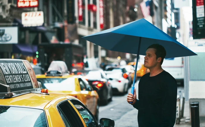 The Sa umbrella is designed to bounce back into shape if it blows inside out