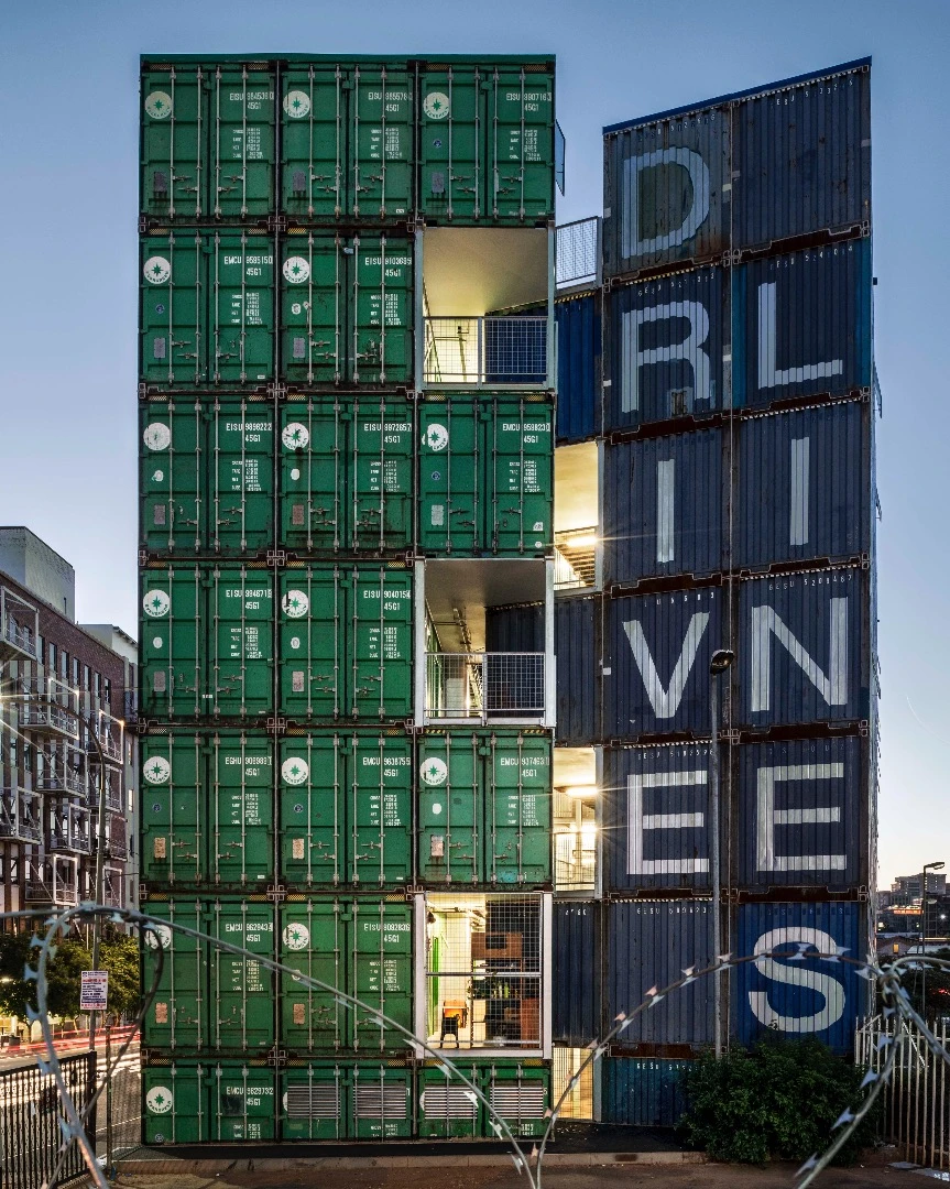 Drivelines Studios is located on an awkward triangular site in Johannesburg