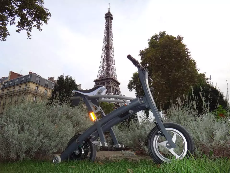 The Stigo folding electric scooter in Paris