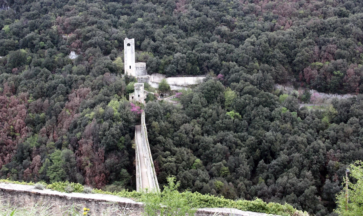 Fortilizio dei mulini is a medieval fort in Spoleto