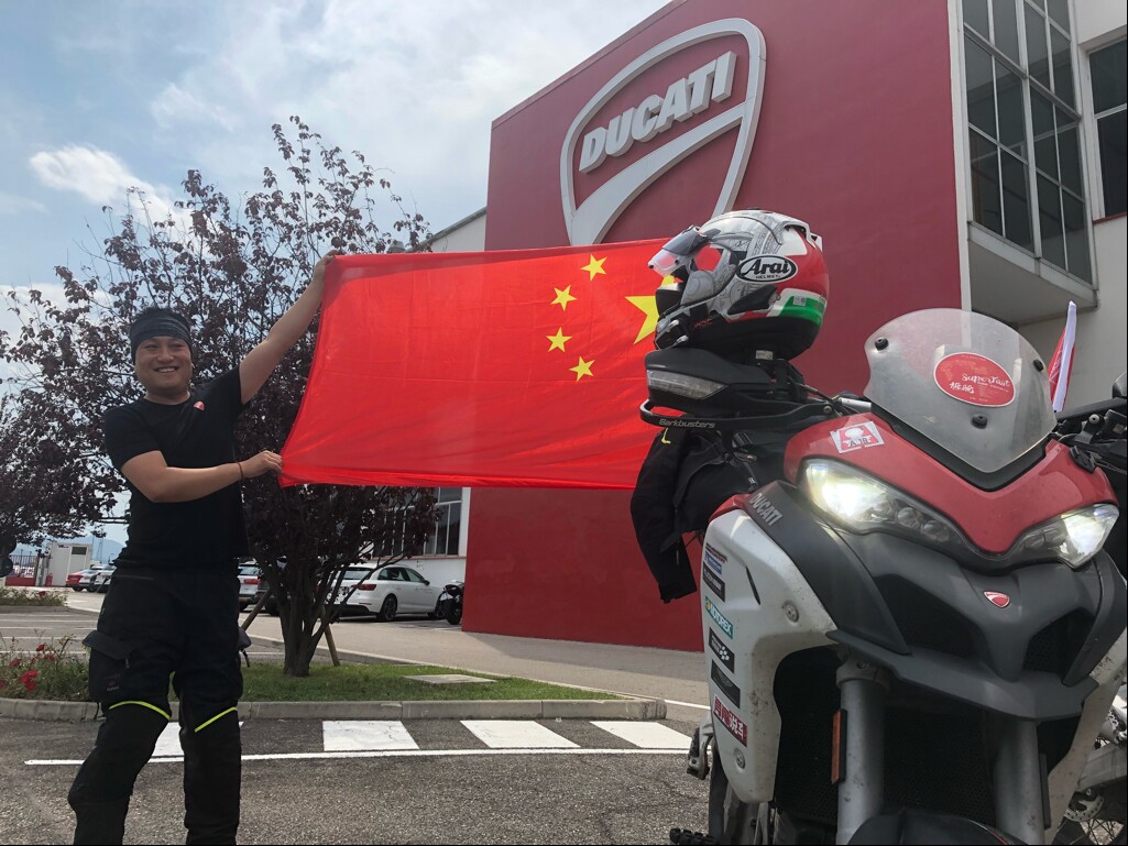 The award for the biggest distance traveled went to a pair of intrepid Chinese riders, Ken Lu and Lv Fei, who rode their Multistrada 1200 Enduros to Misano from Xinjiang in China. The journey saw them travel 7,575 km (over 4,700 miles) through 10 countries to arrive at WDW just seven days after leaving home, having traveled the full breadth of the EurAsian continent inside a week.