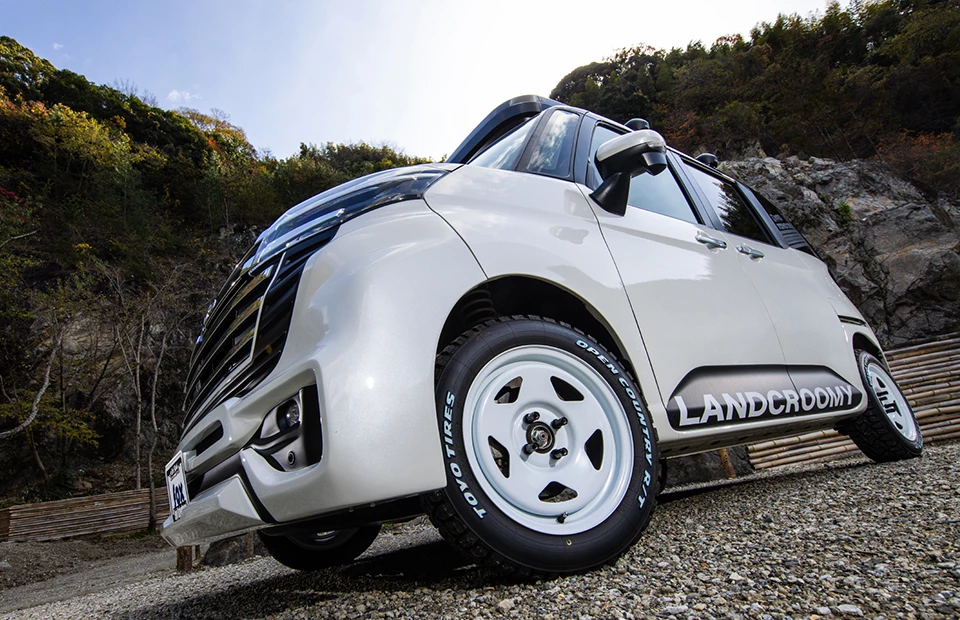 We're not sure the CLS Fox earns the comparison to the Land Cruiser, but ESB does add a slight suspension lift and Open Country rugged-terrain tires on steelies