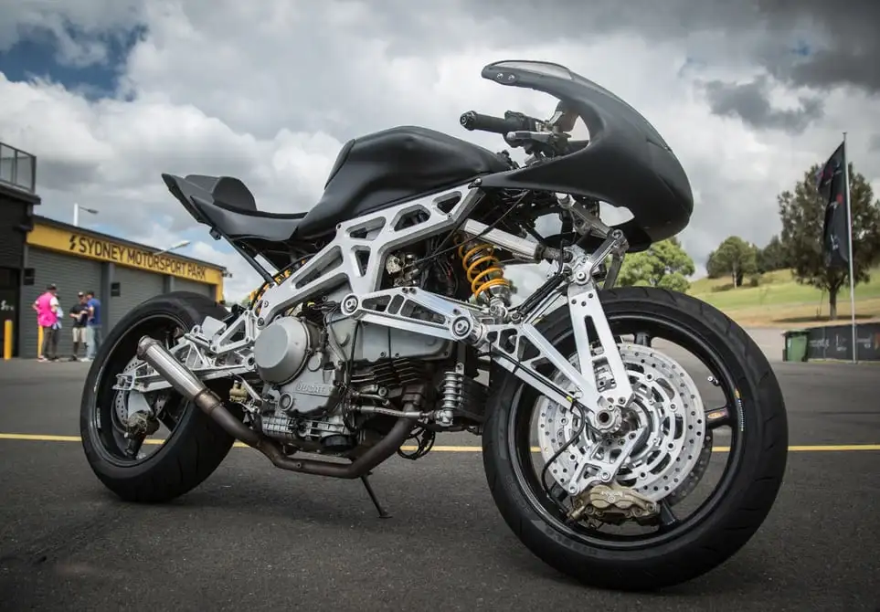 The MotoInno TS3: extraordinary parallelogram front-end separates braking and turning forces, while feeling amazingly close to a pair of telescopic forks
