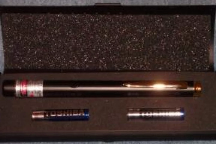 The Personal Defence LaserPointer has a range of over 200m and can be used insteadof pepper spray