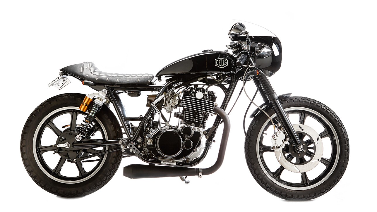 One of the earliest Deus Ex Machina bikes ever produced, the Yamaha-single-based "Grievous Angel" is a reinterpretation of the "bobber" style This example has been primarily on indoor display and has only 886 km on the odometer, though it is in great running order. Get this at anywhere near its estimate and you've got a "steal." Estimate: NZD$16,000 to $20,000 ($10,000 to $12,500)