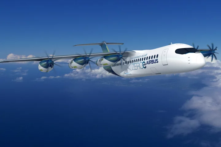 Multiple independent powertrains allows excellent redundancy and fast swap-out maintenance