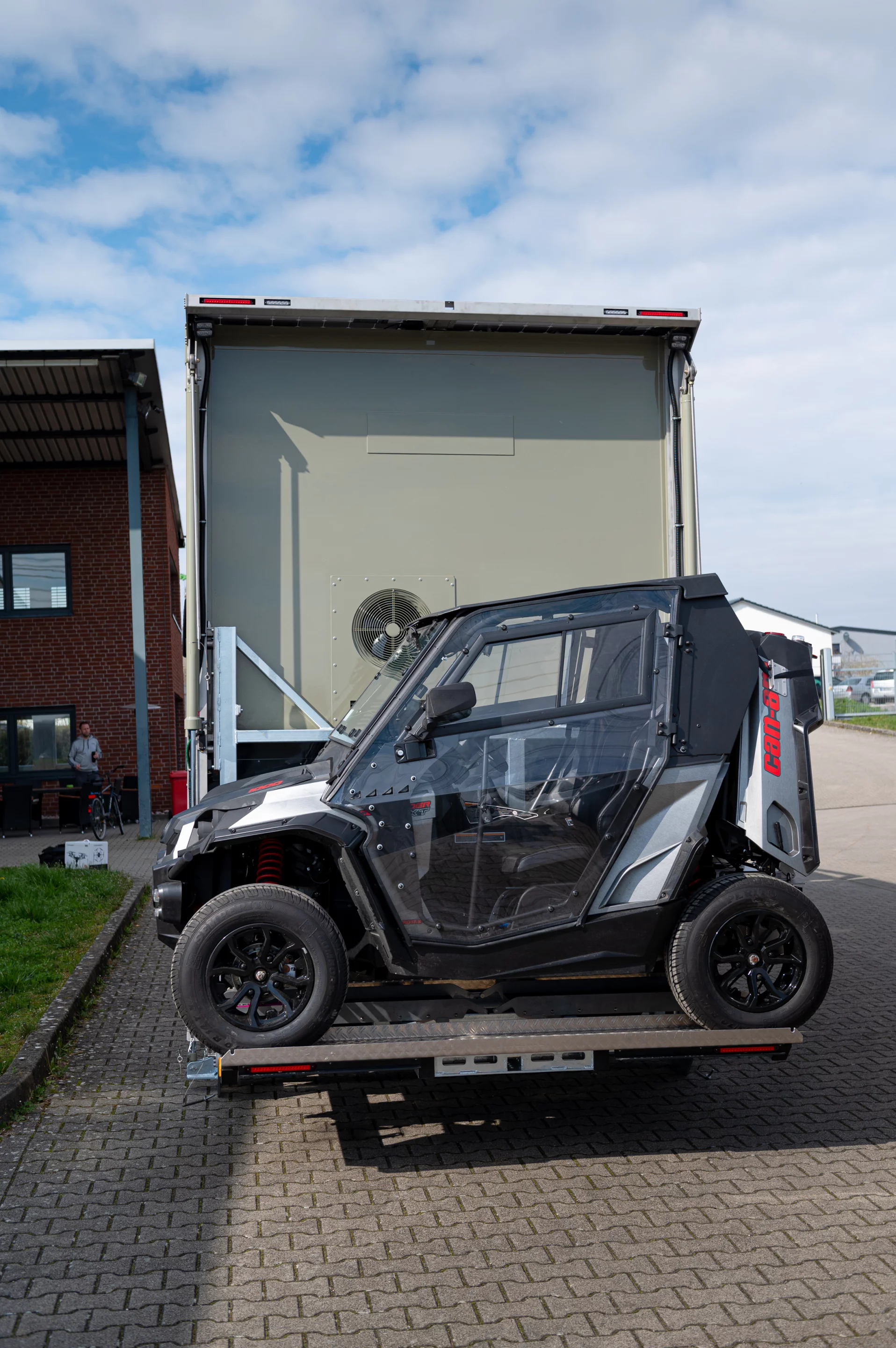 Lowering the ATV for unloading