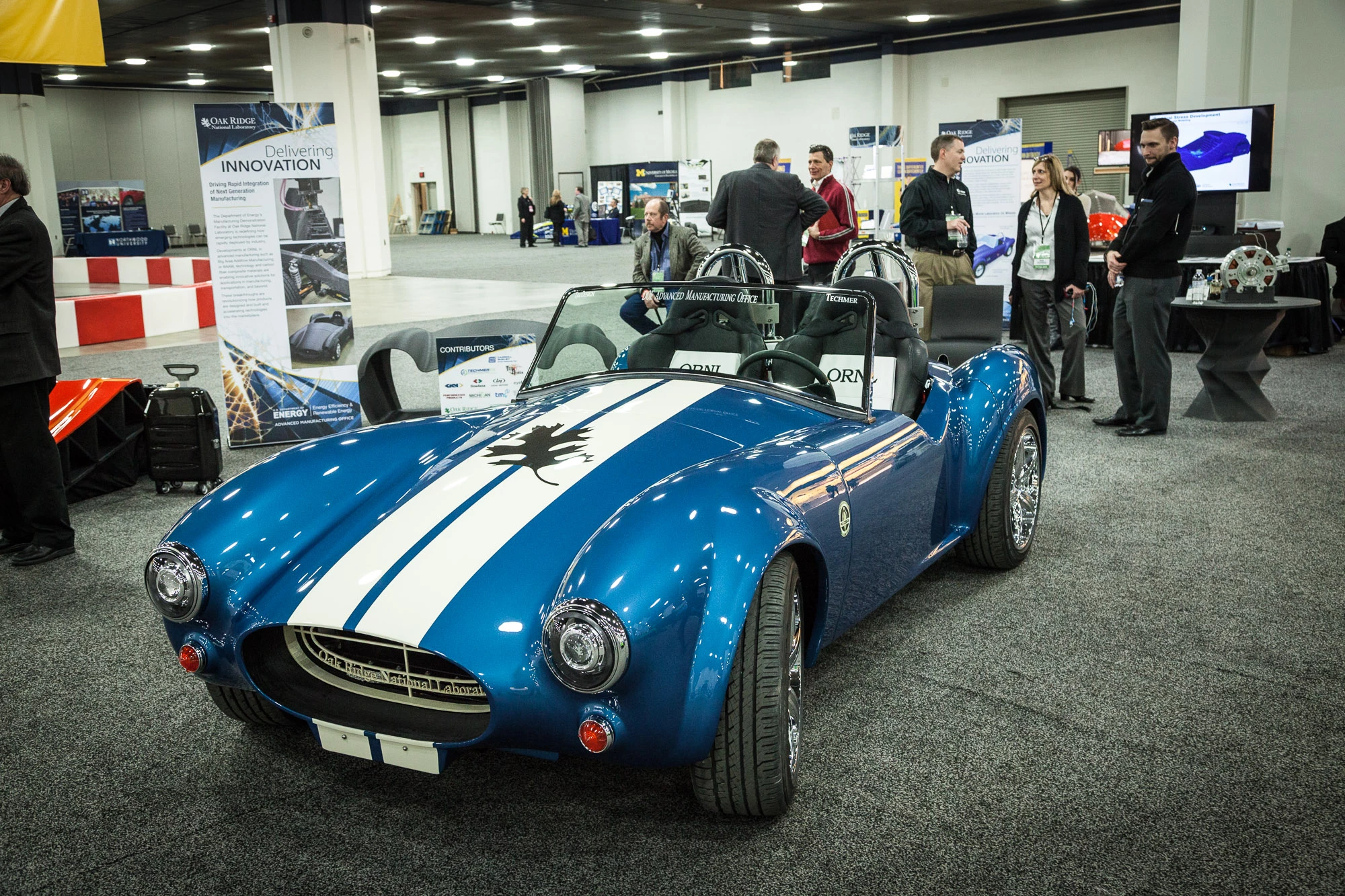 The Shelby Cobra replica 3D-printed by ORNL is designed as a rolling automotive laboratory (Image: Loz Blain/Gizmag.com)