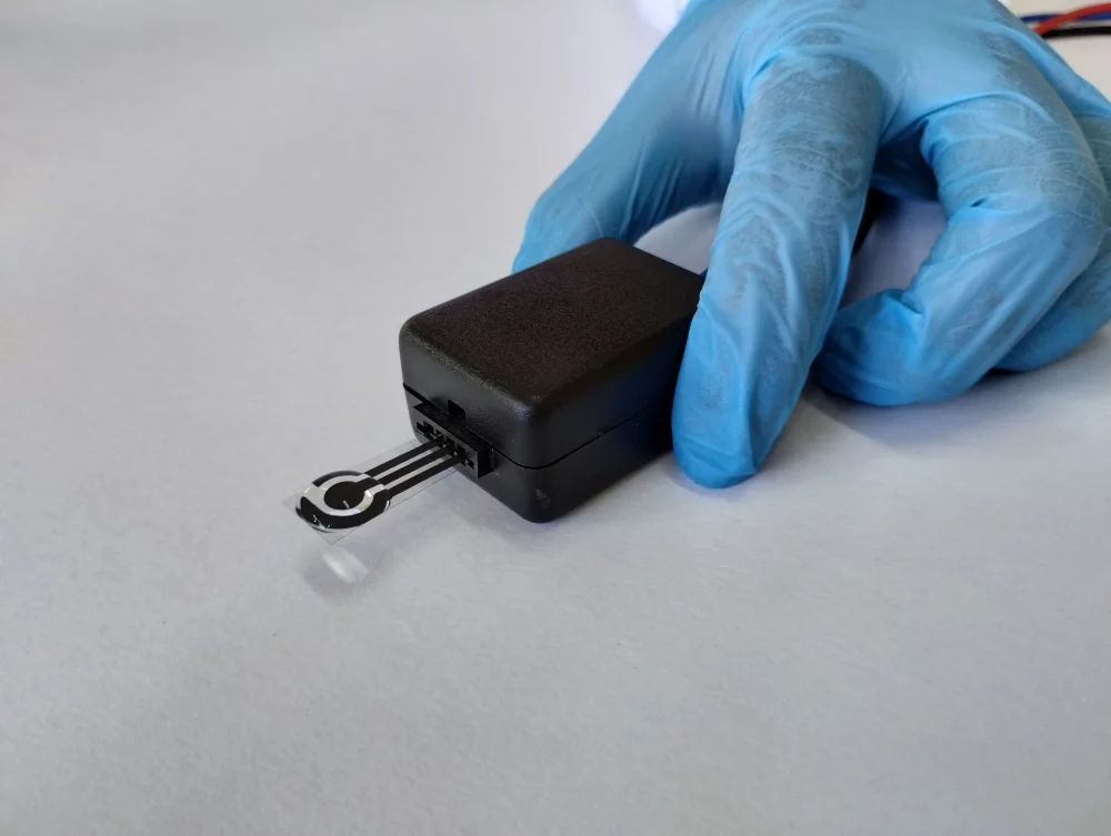 A new device can track drug levels for proper dosage