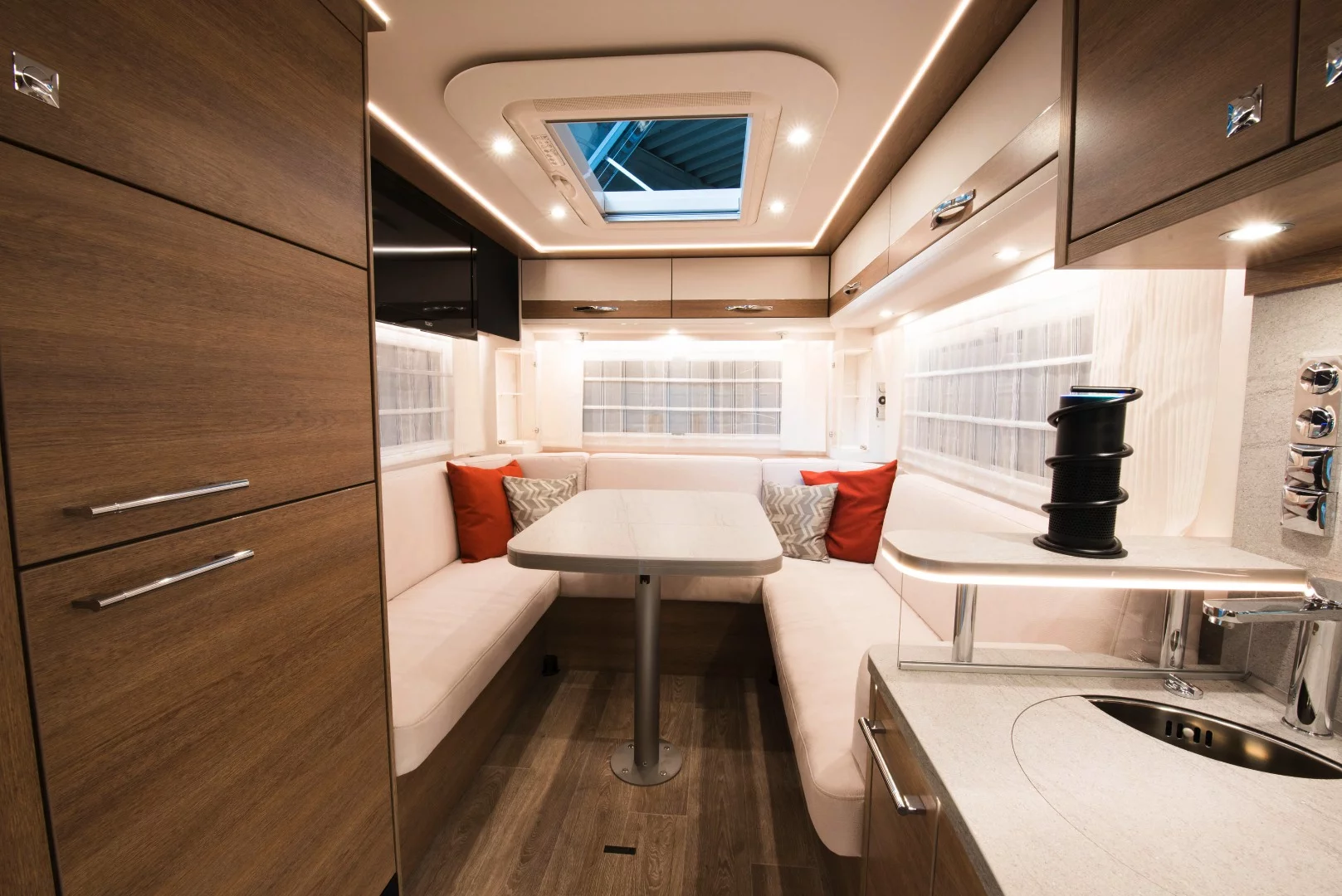 Inside the Dethleffs e.home concept