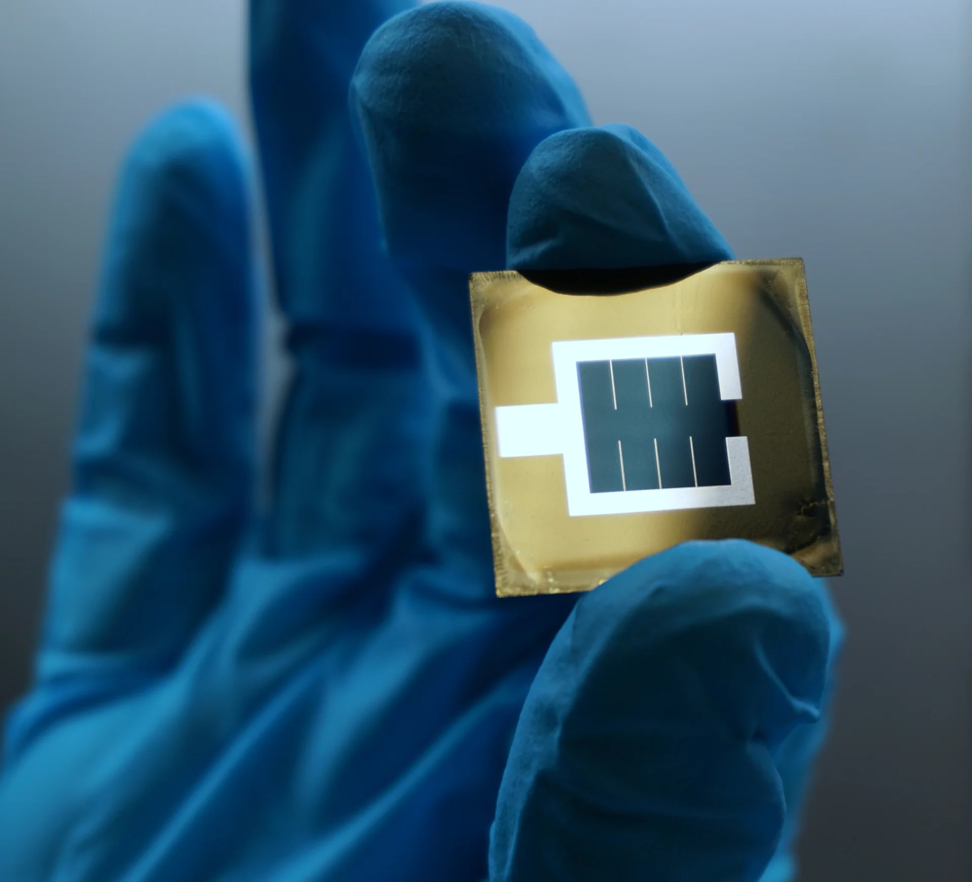 Perovskite/silicon tandem solar cell advance breaks efficiency record