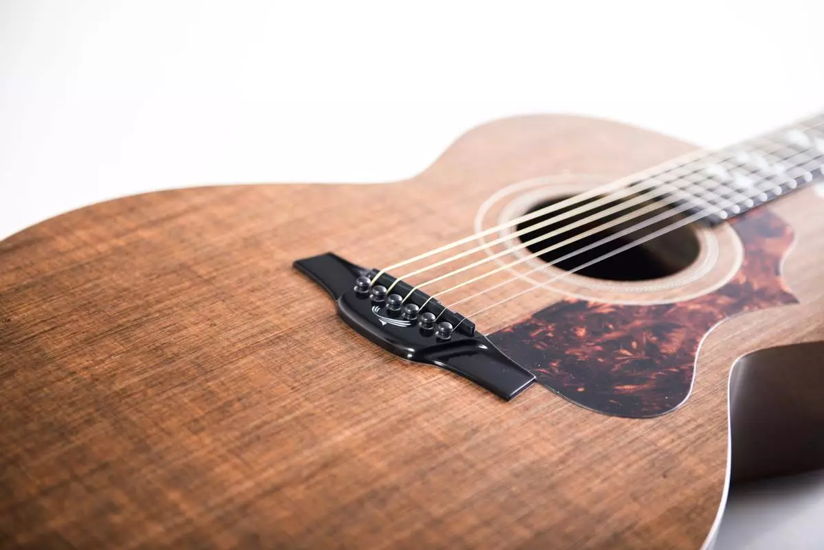 The El Capitan Ekoa small jumbo acoustic from Blackbird Guitars