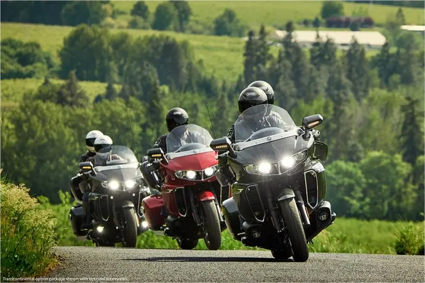2017 Yamaha Star Venture: signature front scoops will be the easiest way to spot one