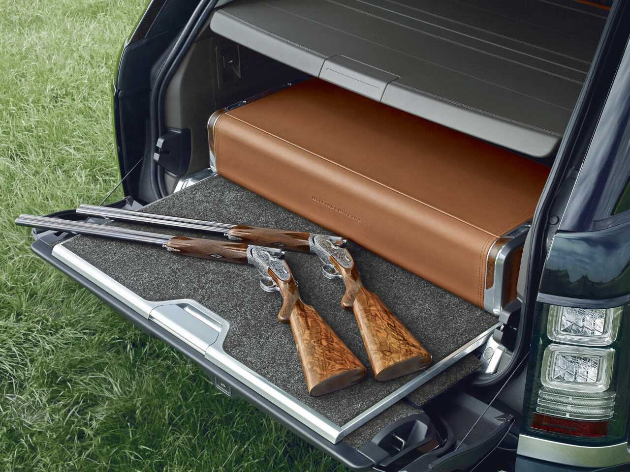 Holland & Holland Range Rover is a luxury gun case