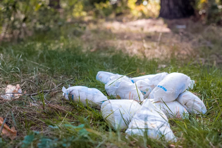 According to the United Nations Environment Programme, over 300,000 disposable diapers are incinerated, dumped in landfills or otherwise enter the environment once every minute worldwide