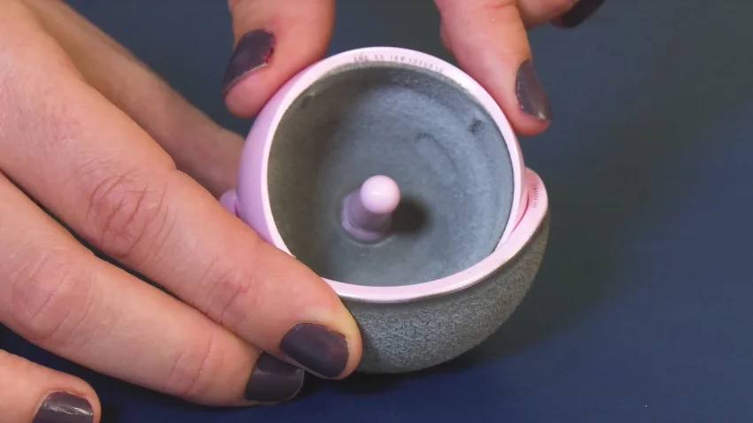 The H1 ceramic hip resurfacing implant