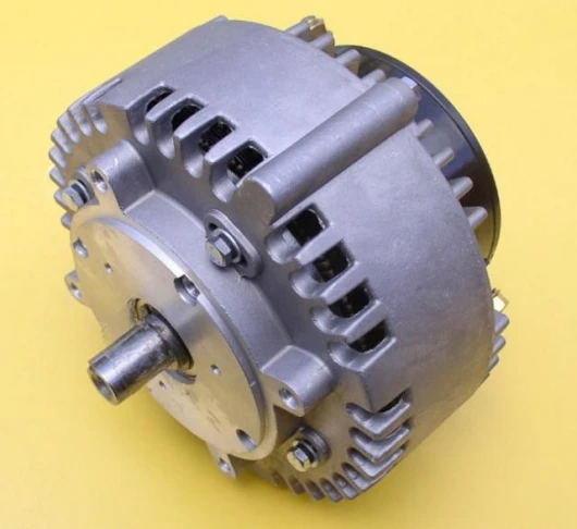 No pistons, no valves, no camshafts, no counterbalancers, indeed, no reciprocating parts. Not even a gearbox - this is the motor Kolin installs in the Derbis.