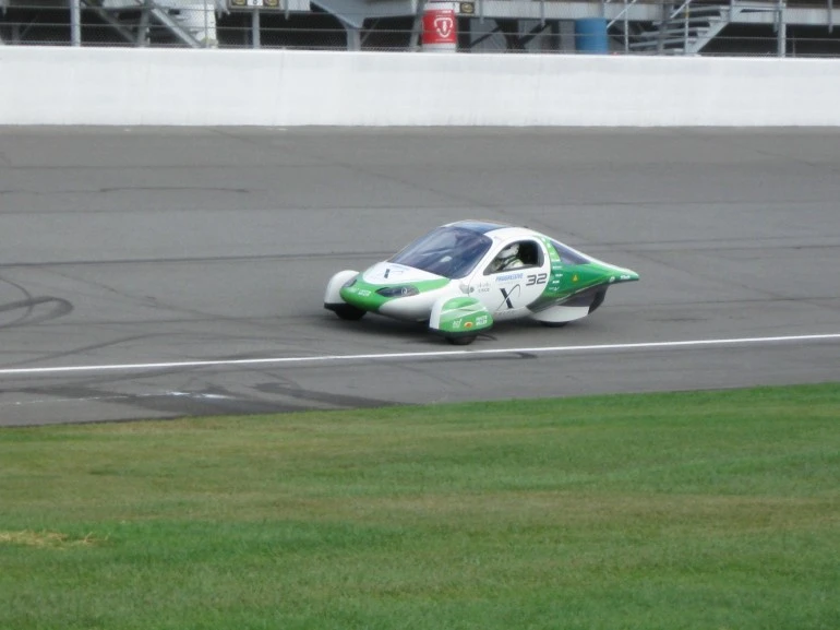 An Aptera, spied at the Automotive X-PRIZE in 2010 (Photo: Gizmag)