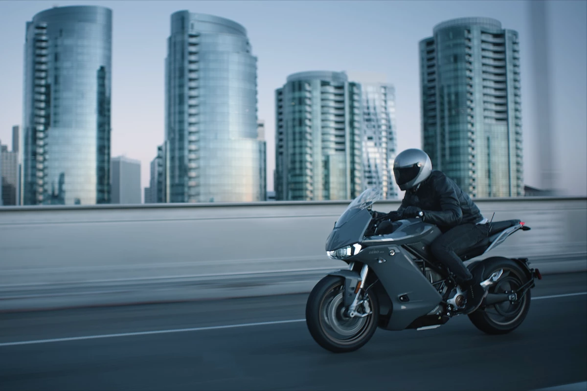 The long-awaited fully faired Zero SR/S electric motorcycle has finally dropped