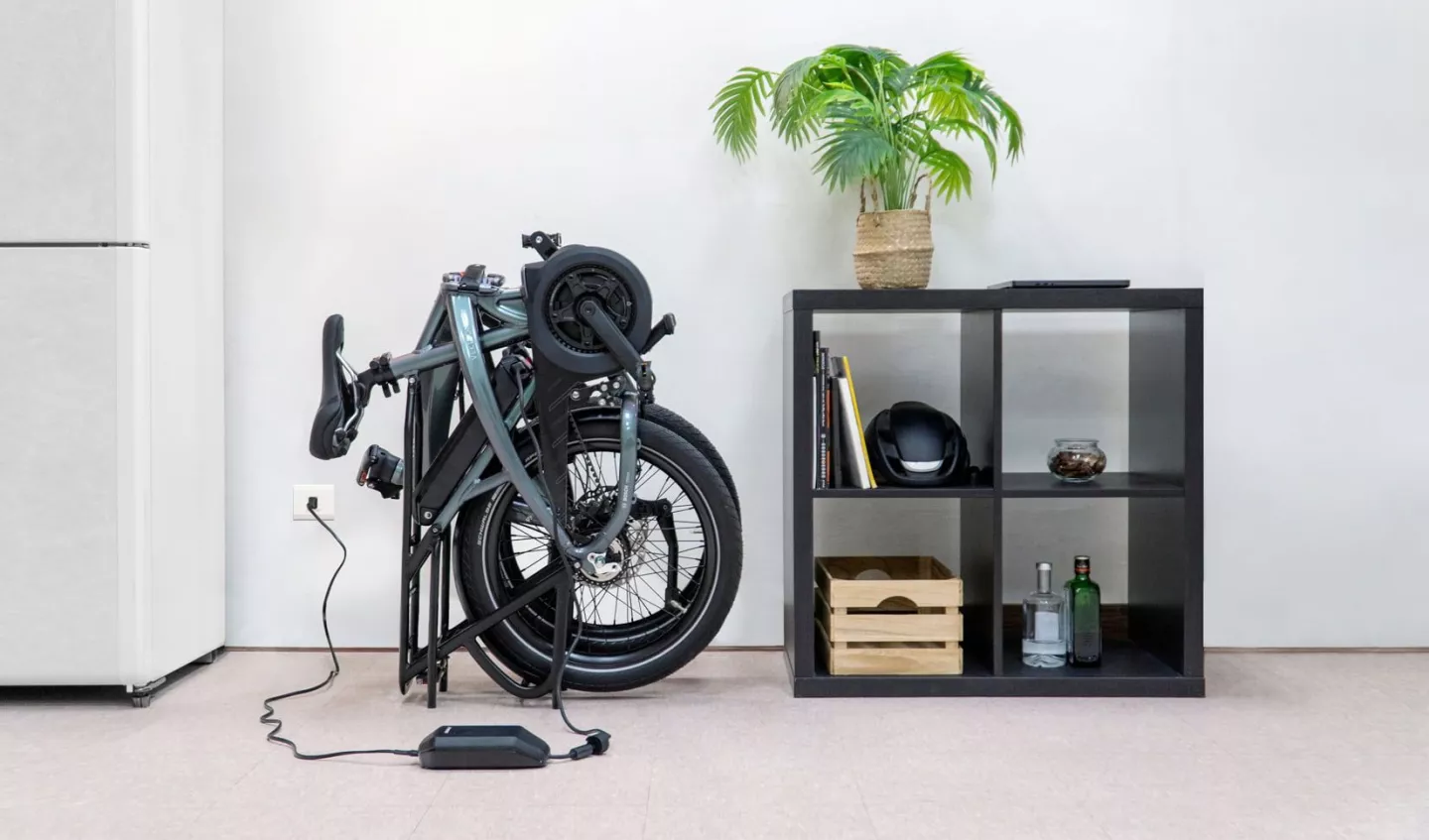 The 4th-gen Vektron P5i model folds to 6.5 x 33.5 x 27.2 inches, and can stand upright in the corner while charging