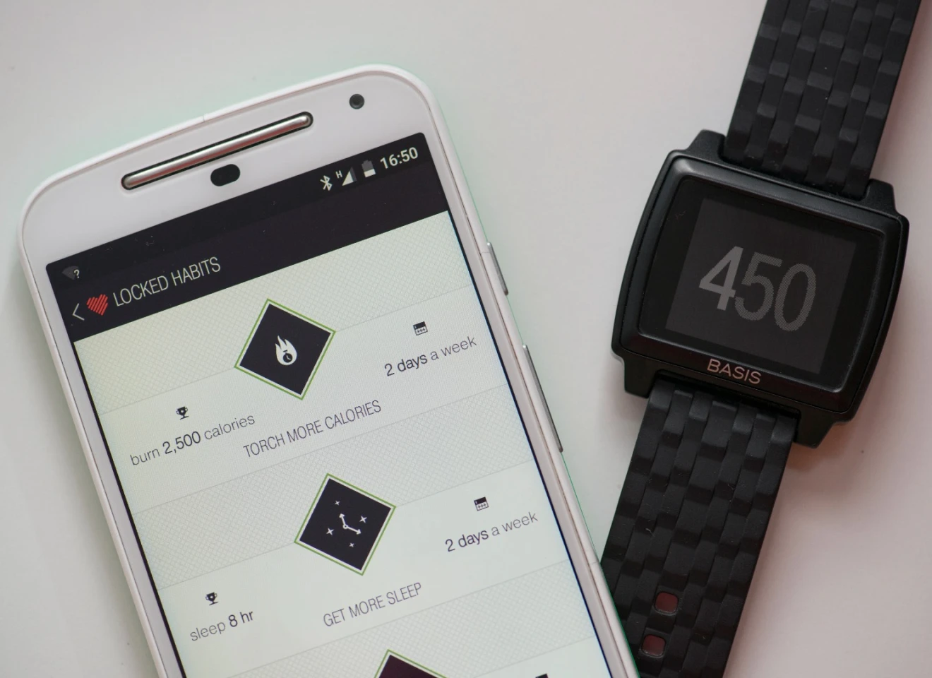 Users of the Basis Peak fitness tracker unlock habit rewards (Photo: Simon Crisp/Gizmag.com)