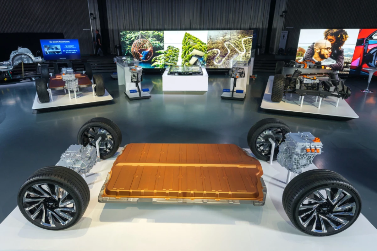 GM's platform for EVs highlights the company's proprietary Ultium battery cells