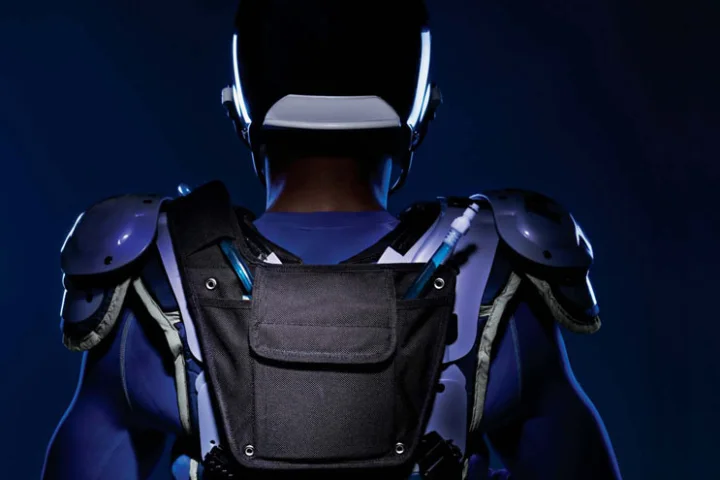 Hydromax is a wearable hydration system designed for use in football