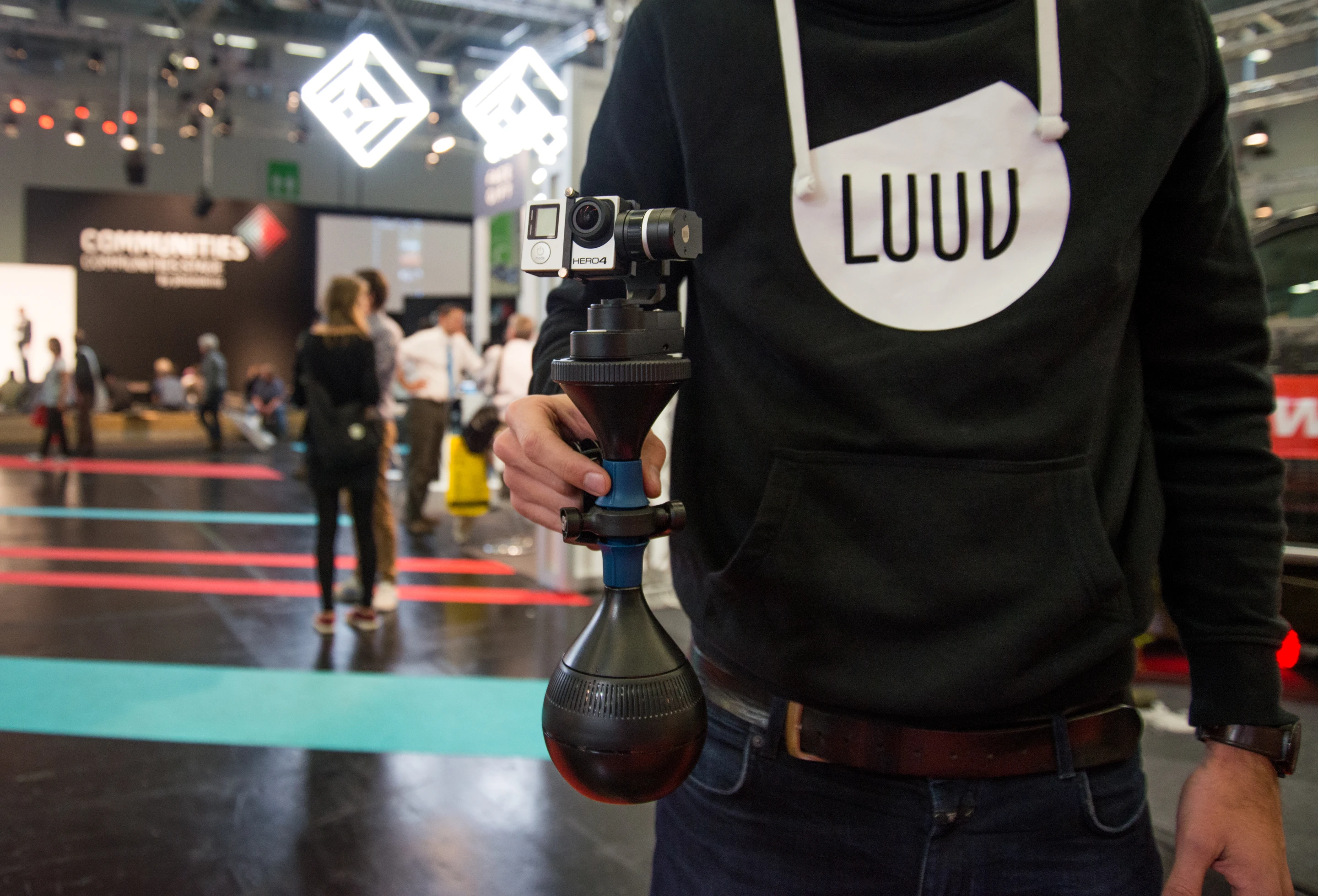 The ultraLUUV adds a gimbal to the firms traditional solid stabilizer