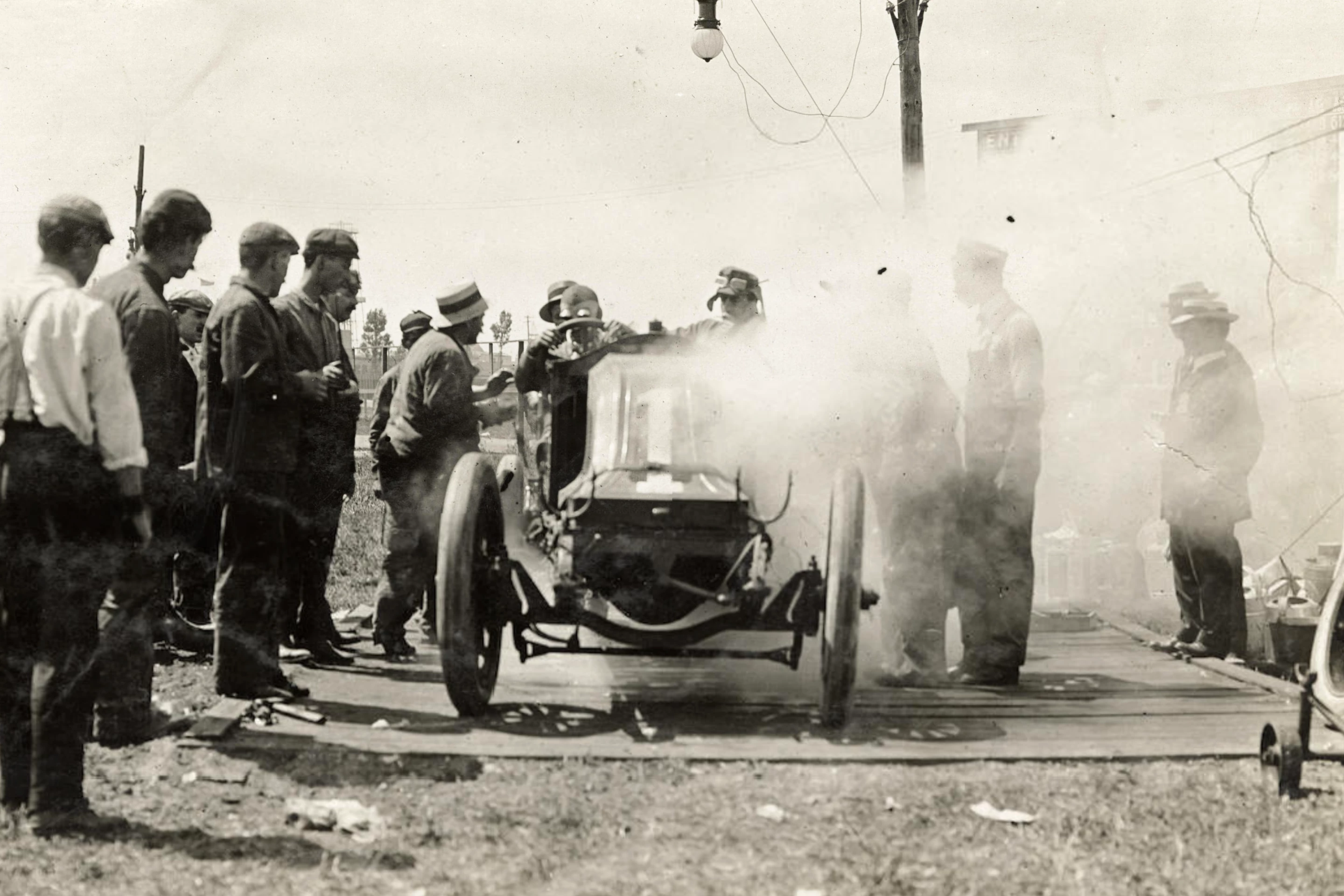 One of the 1907 Renault Type AI 35/45HP Vanderbilt Racers in period.