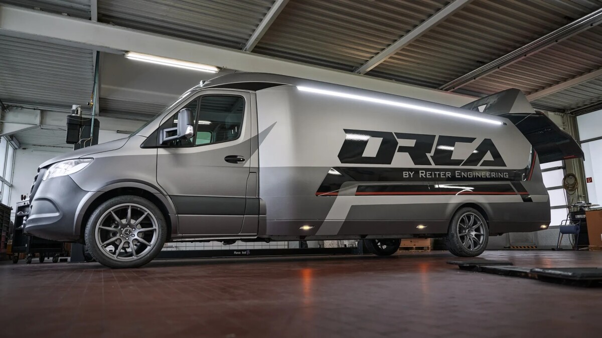 Carbon Mercedes super-Sprinter foreshadows spacious camper bus future