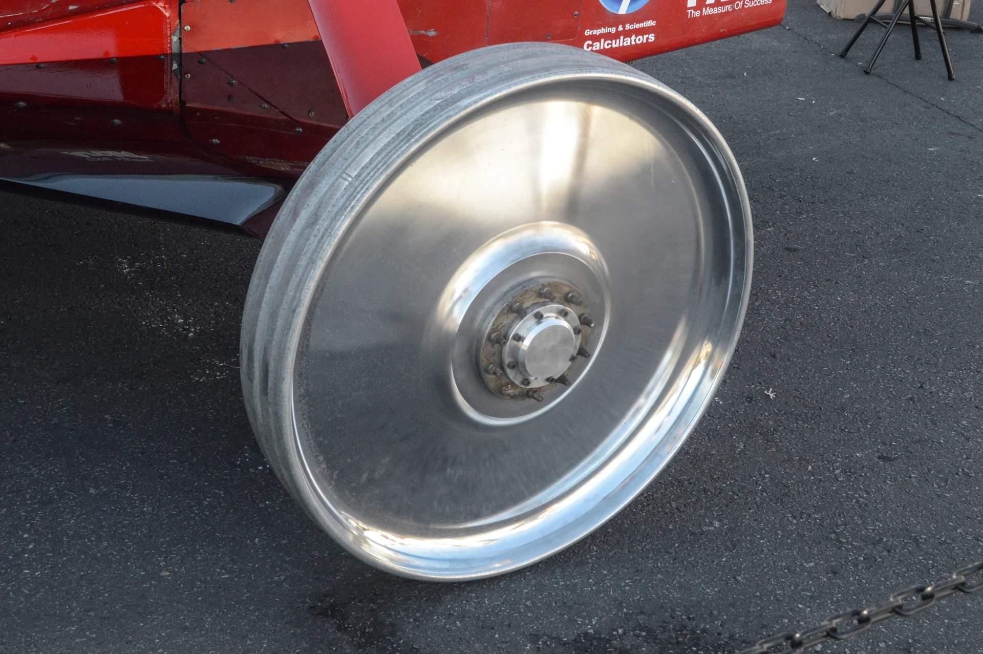 No rubber at these speeds, the North American Eagle rolls on solid billet aluminum wheels (Photo: C.C. Weiss/Gizmag)