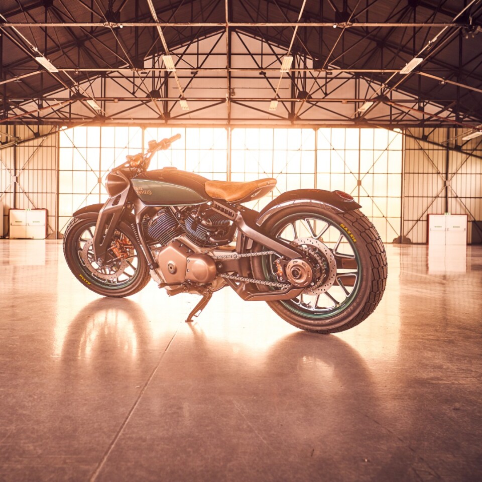 Royal Enfield Concept KX: hardtail look from the right, interesting single sided swingarm from the left