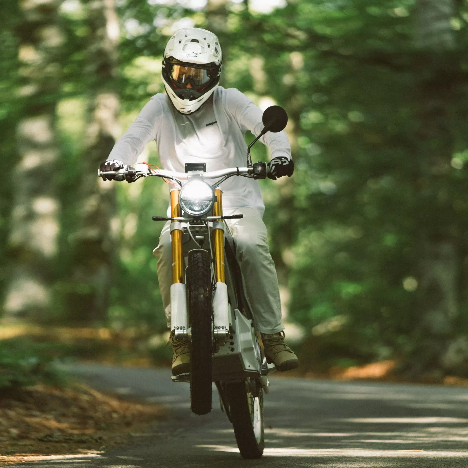 Does it wheelie? Yes it wheelies
