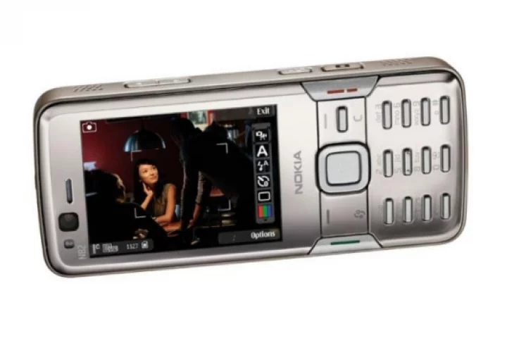 Nokia N82 "multimedia computer"