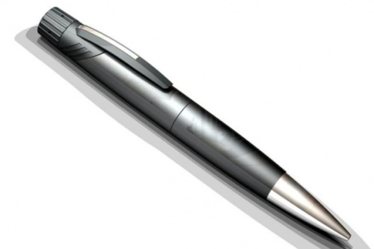 Pen-shaped DVR