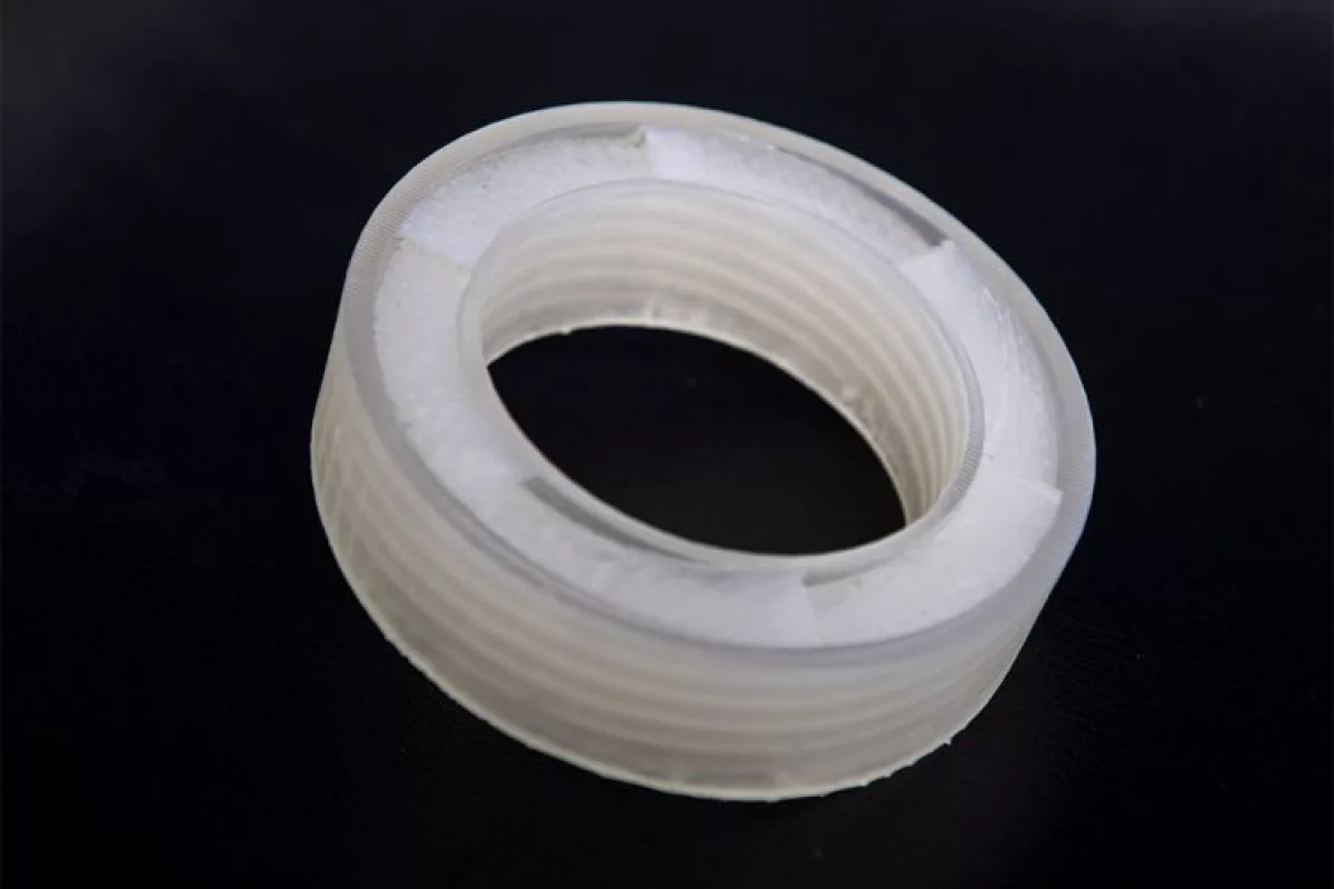 A new ring-shaped device can block sound from passing through the middle without blocking air flow