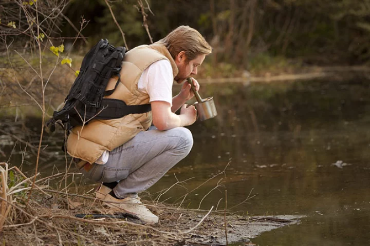 The NDūR Survival Straw filters out nasties from dirty water as you drink