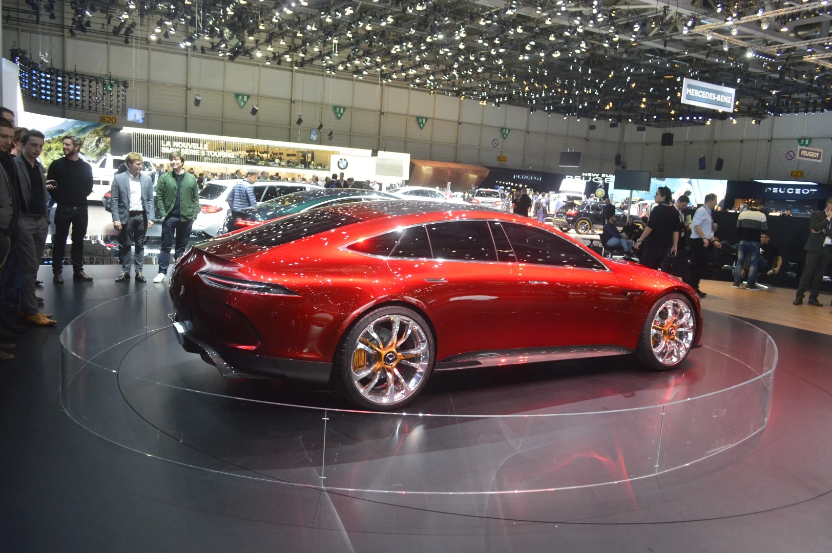 No look behind the doors in Geneva or in Mercedes' press photos