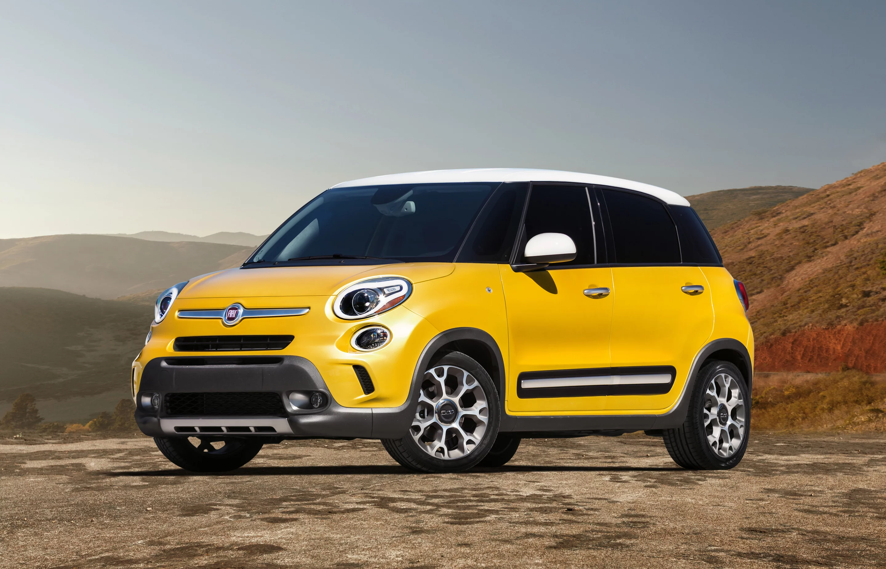 The front quarter view of the 500L Trekking