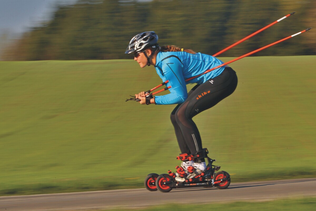 Nordic skiing on the street with Skike bikeskates