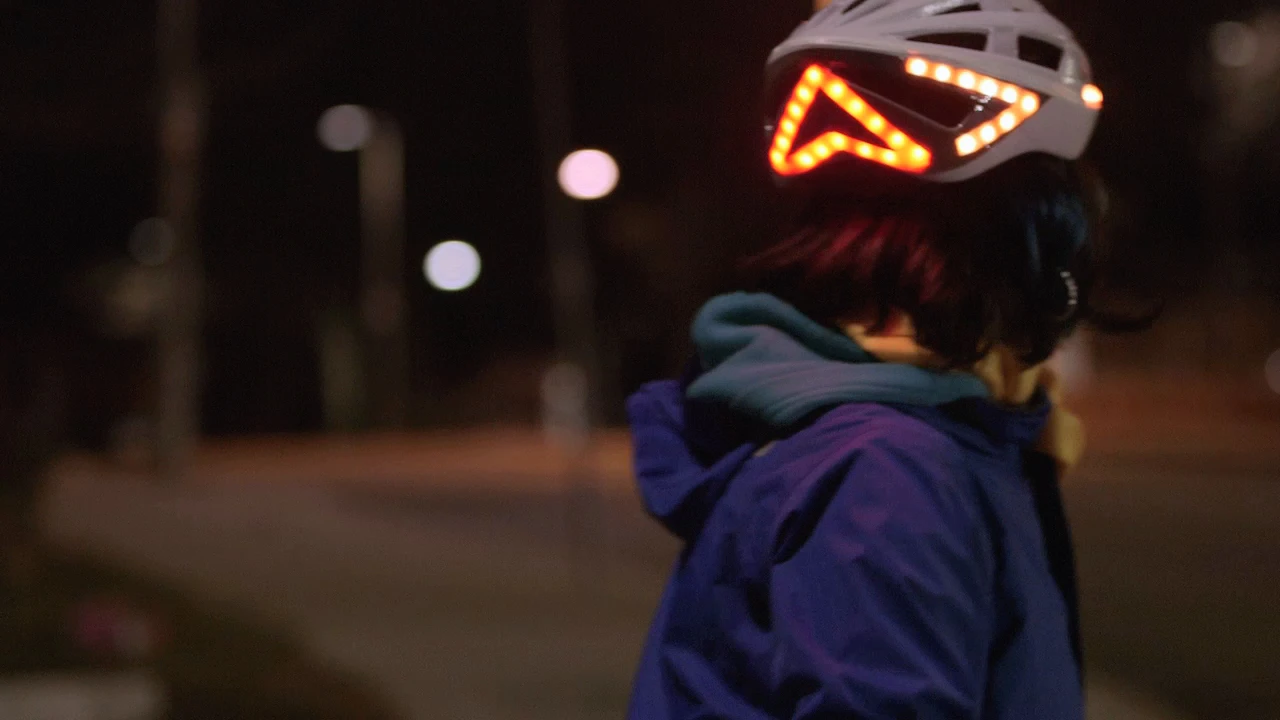 Staying visible at night is a breeze with the Lumos bicycle helmet
