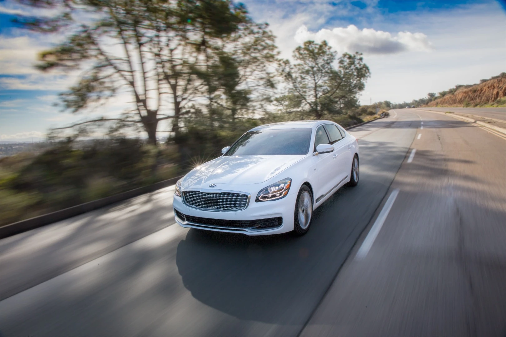 The 2019 Kia K900 also adds a larger radiator and 600W circulator to keep that turbocharged engine cool